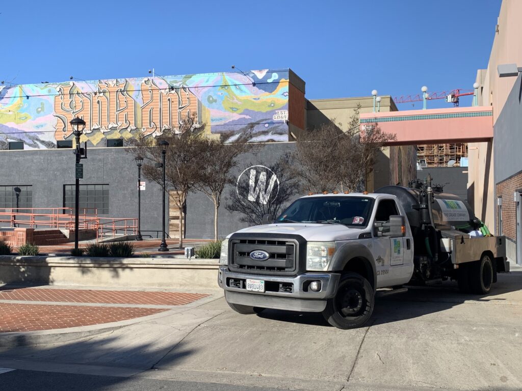 Used cooking oil disposal service in Orange County for commercial kitchen waste oil